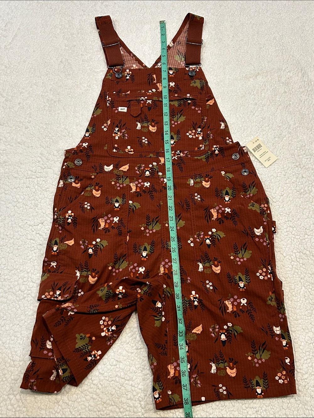 Duluth Heirloom Gardening Shorts Overalls sz Medium Gnome Rabbit Chicken Print - Picture 15 of 16